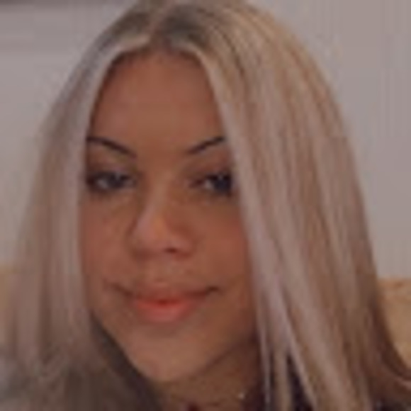 Meet your Posher, Brenna - Picture 1 of 1